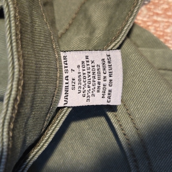 Vanilla Star Olive Green Zip Cargo Shorts 2.5" Inseam - Size 7 Junior - Picture 4 of 10